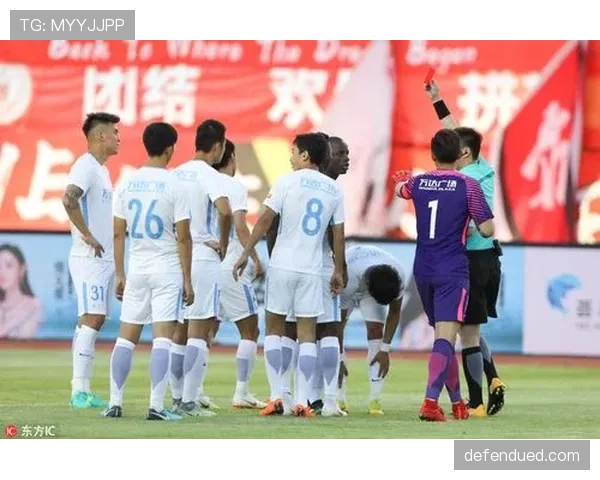 防守犯规判罚要点：区分铲球、拉扯与阻挡的界限